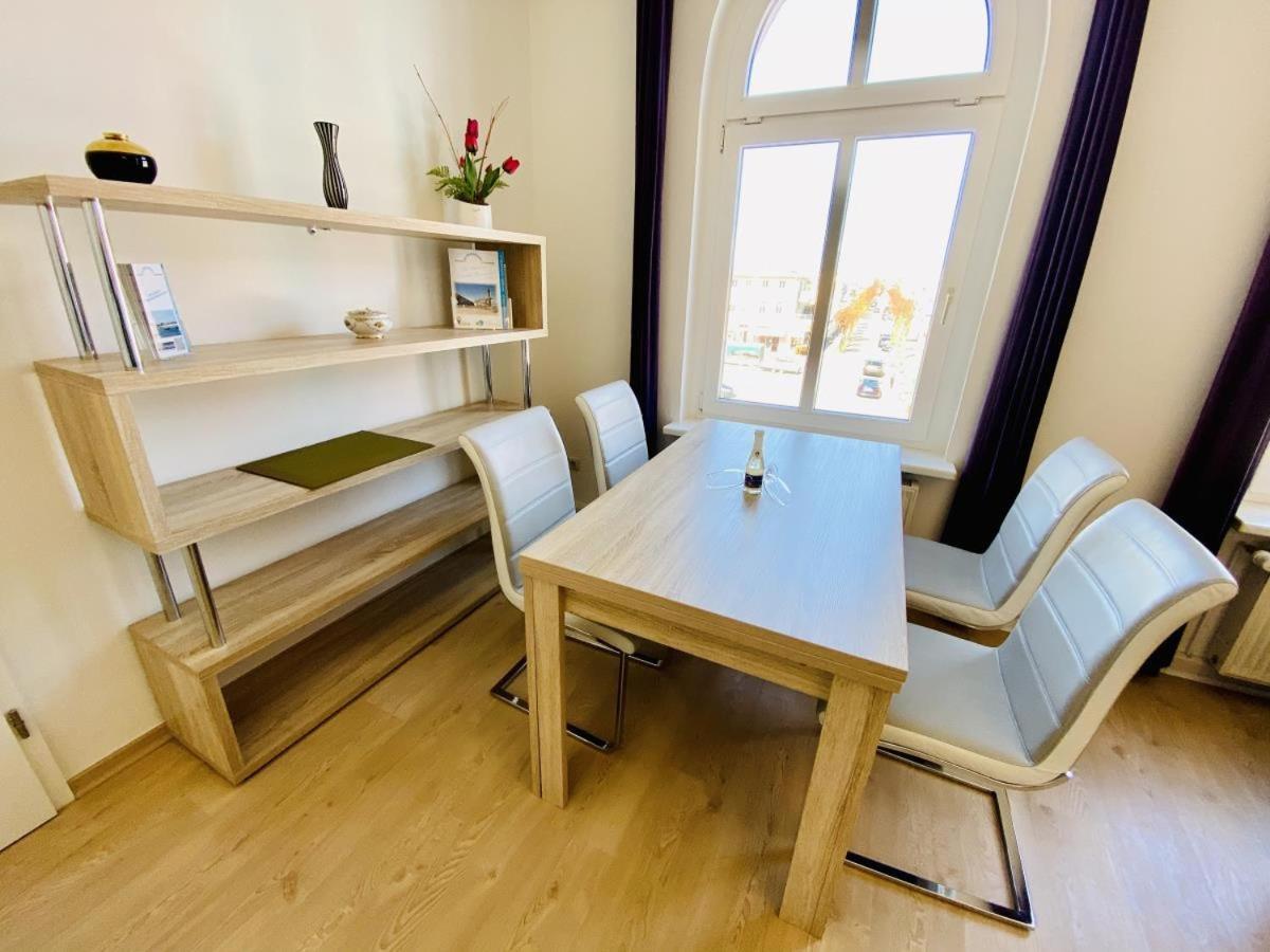 Mond, Am Warnemuender Kirchenplatz Apartment Rostock Exterior photo